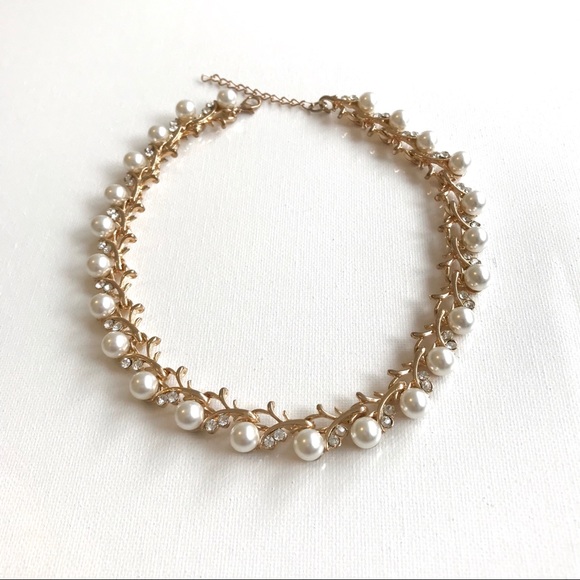 Gold perl necklace